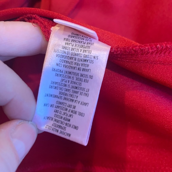 Red blouse - Picture 4 of 5